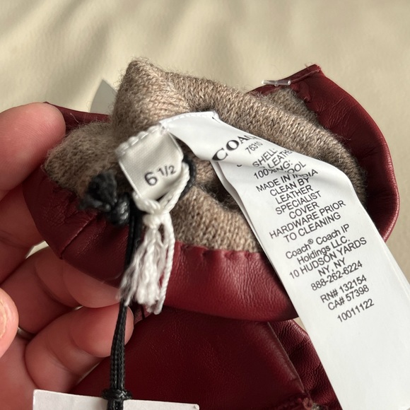 NWT - Coach Women’s Sheep Skin Wool Lined Leather Tech Gloves - Size 6.5 - Picture 6 of 7